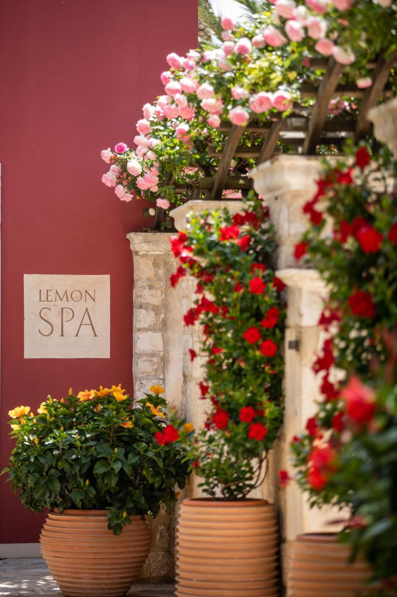 Hotel Lemongarden - Adults Only Sutivan Exterior photo